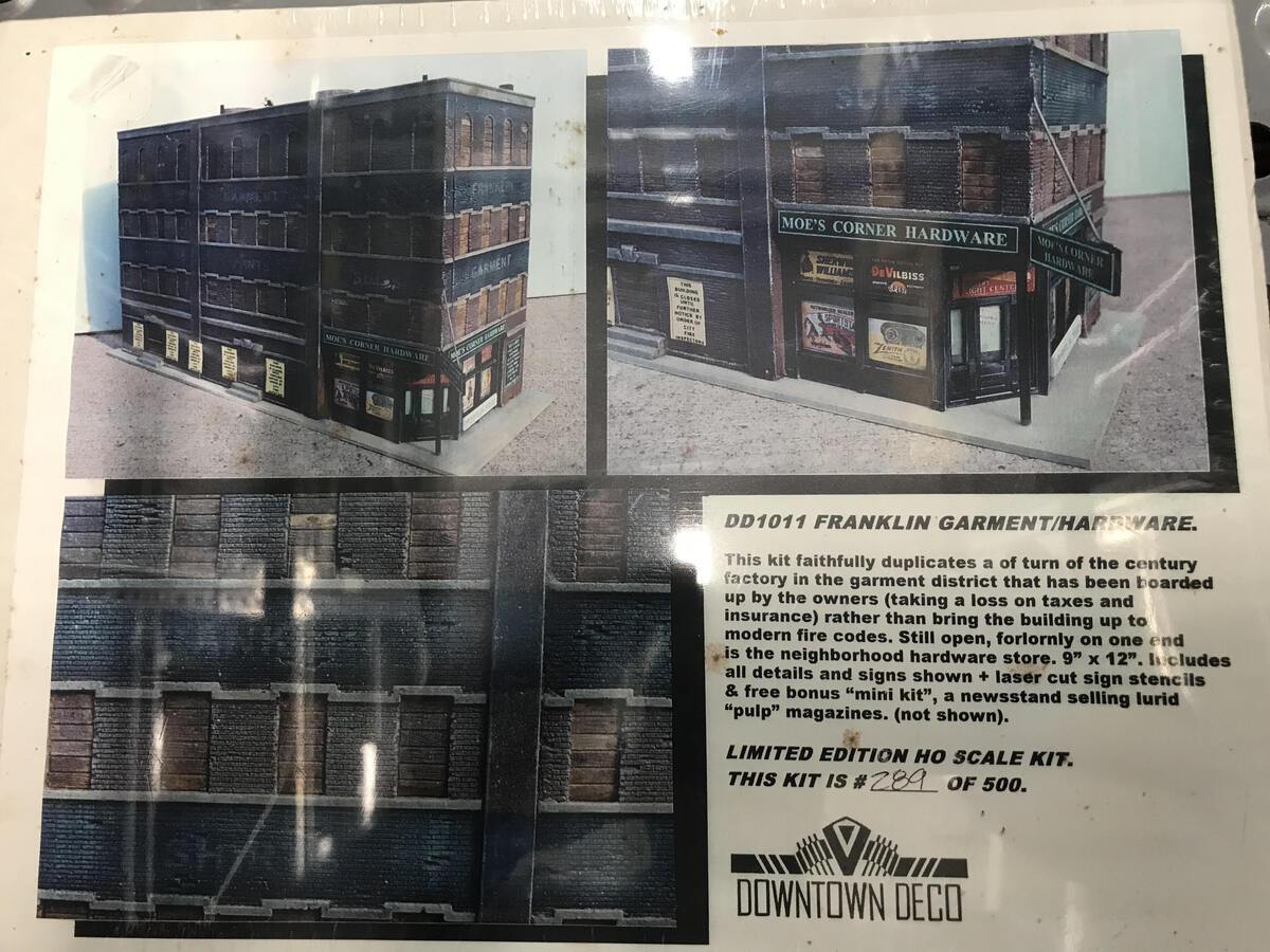 Downtown Deco DD1011 Limited Ed. HO Franklin Garment Hardware Store Model Kit