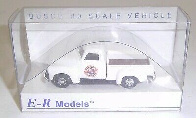 E-R Models 040-92150 HO Piedmont Airlines 1950 Chevy Pickup