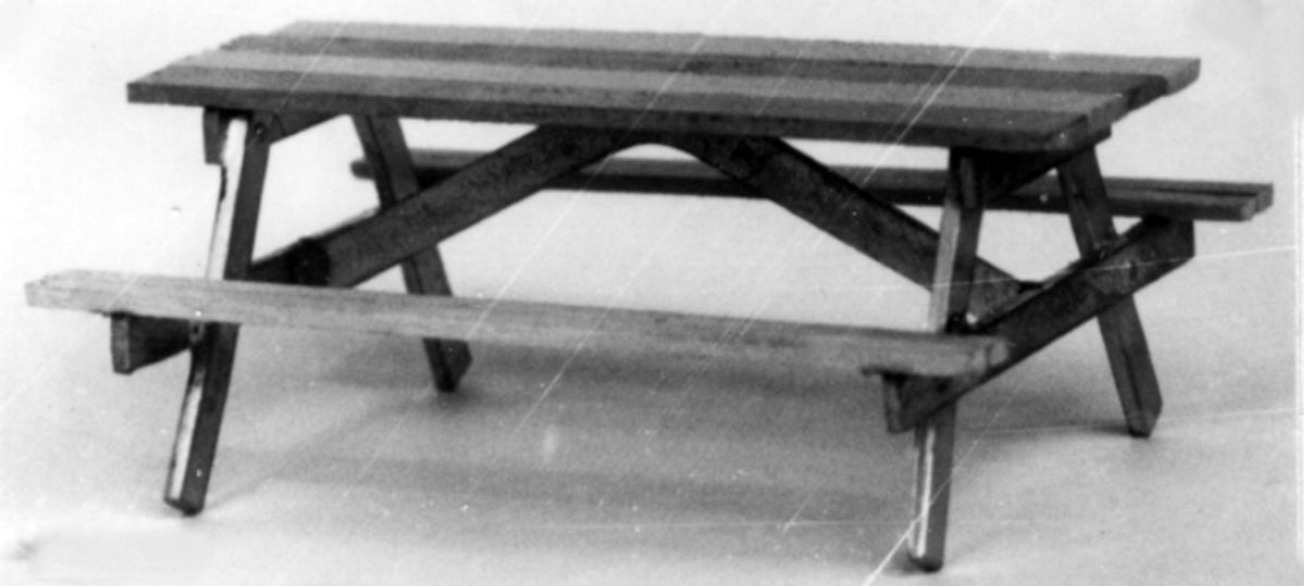 Ozak Miniatures 0143 G Scale Picnic Table Kit