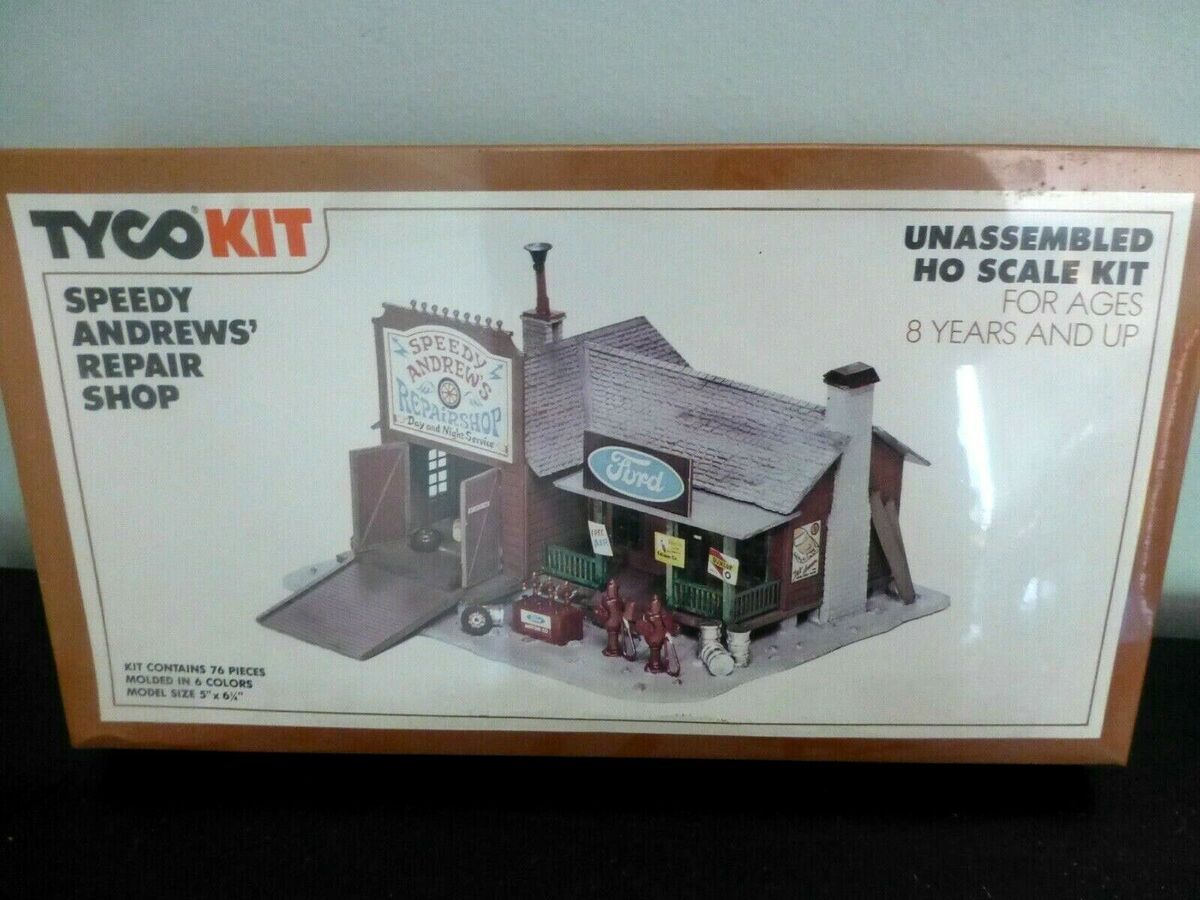IHC 7793 HO Speedy Andrew's Repair Shop Model Building Kit
