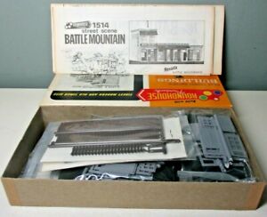 Roundhouse 1514 HO Undecorated Battle Mountain Model Building 3-N-1 Craft Kit