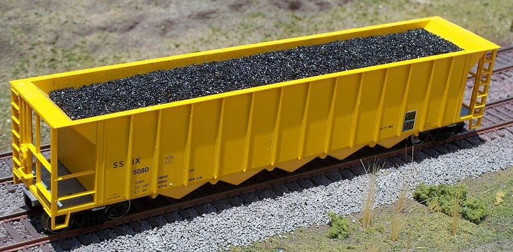 F+N Models 81226 HO Athearn 50' 5-Bay Hopper Coal Load (Pack of 2)