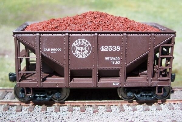 F+N Models 81716 HO Walthers Ore Car Resin Ore Load (Pack of 2)