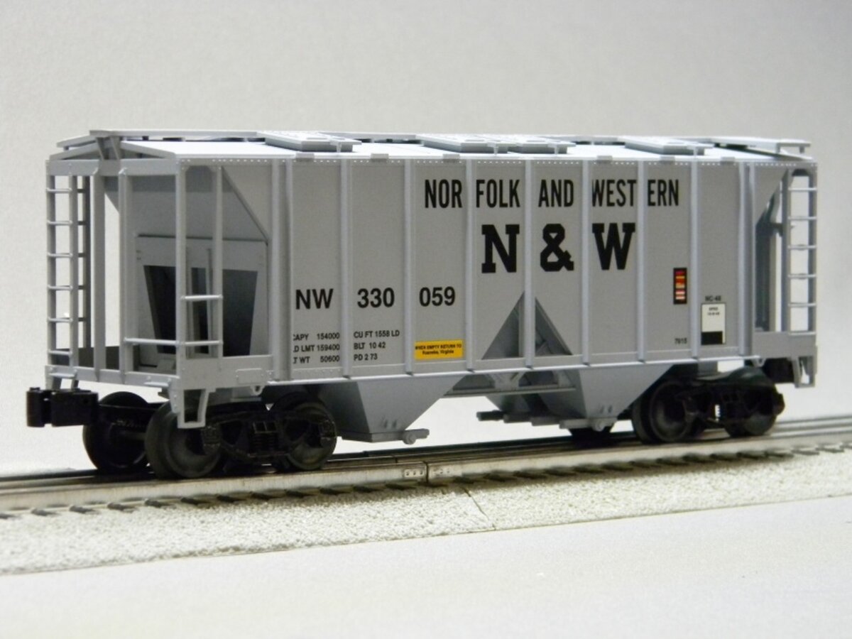 Lionel 318022 O Norfolk and Western AC-2 Covered Hopper #330059