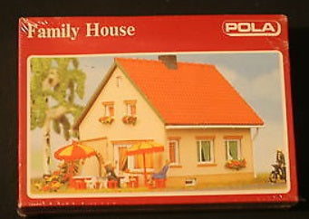 Pola 11501 HO Family House Building Kit