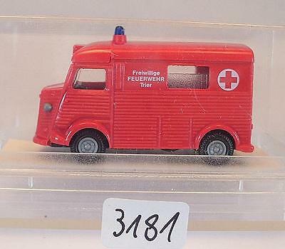 Praline 81917 HO City Ambulance Trier