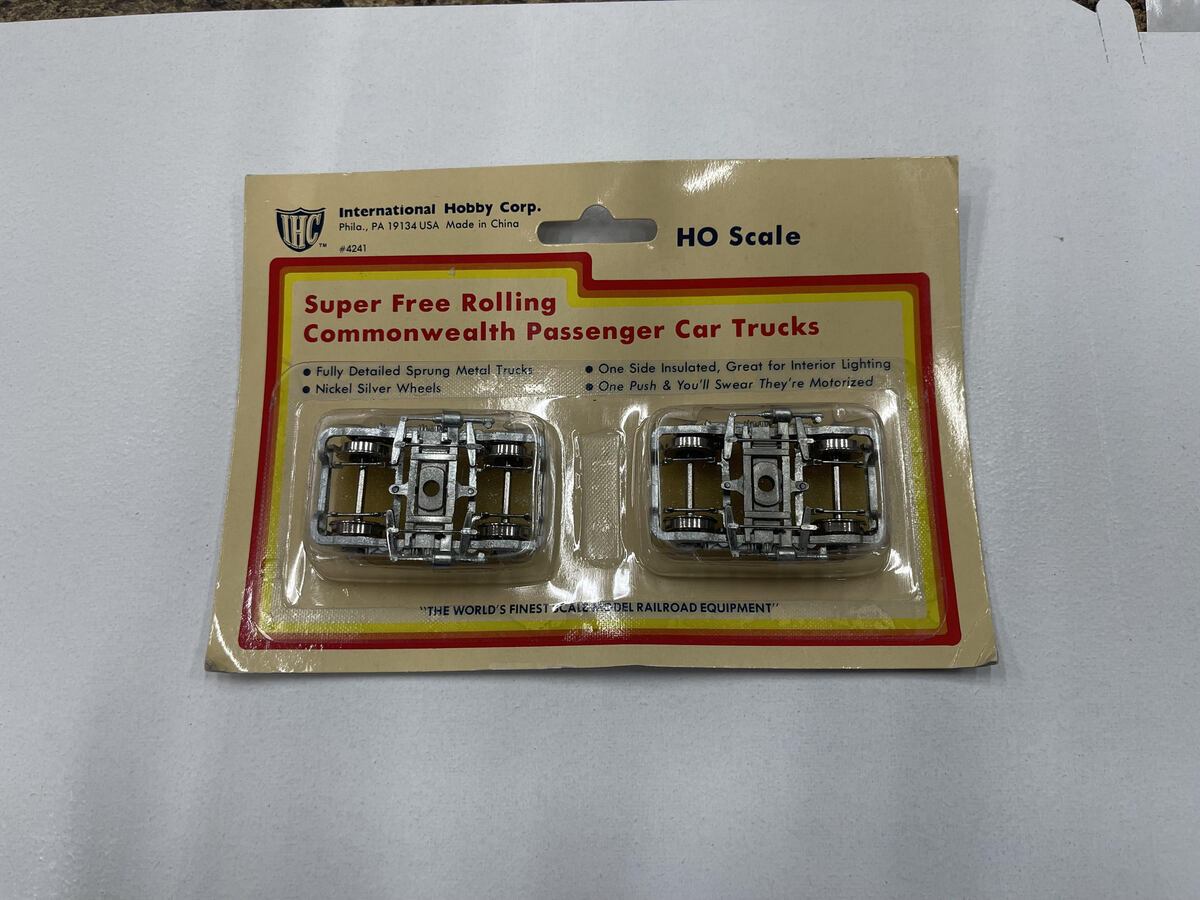 IHC 4241 HO Super Free Rolling Commonwealth Passenger Car Trucks (Pack of 2)