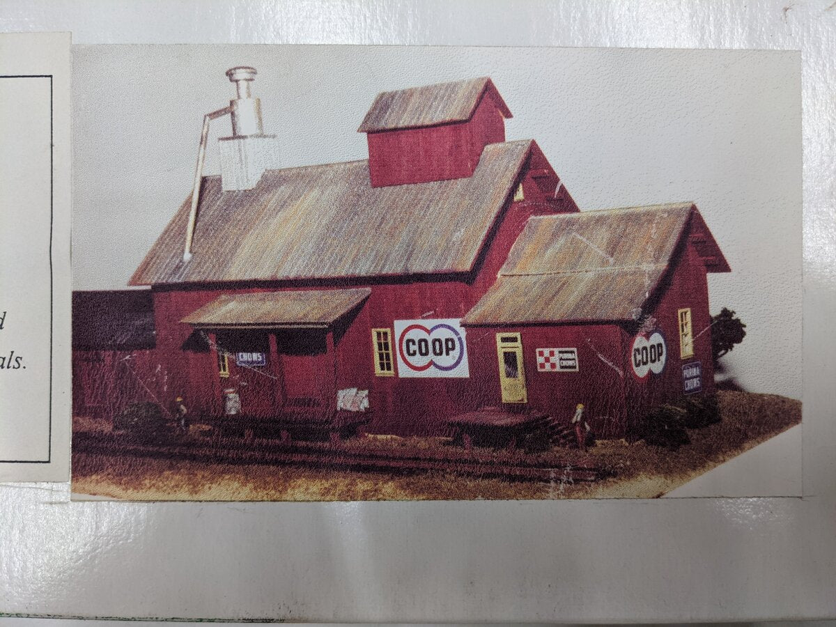 JR Scale Models Ho Scale CoOp Farm Supply Trainz