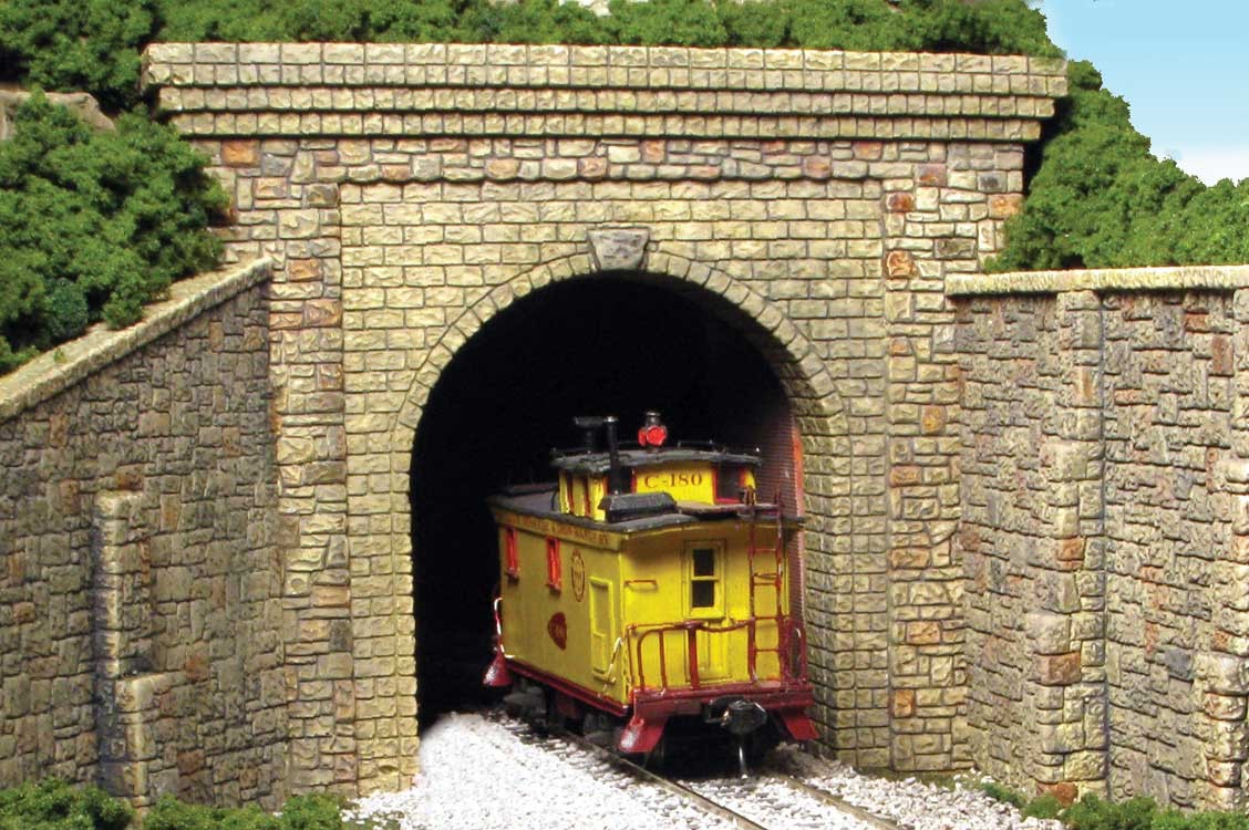 AIM 110-300 Cut Stone Tunnel Portal (Single Track)
