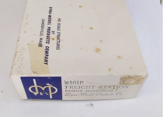 Dyna-Model 101P Freight Station Painted Accessories