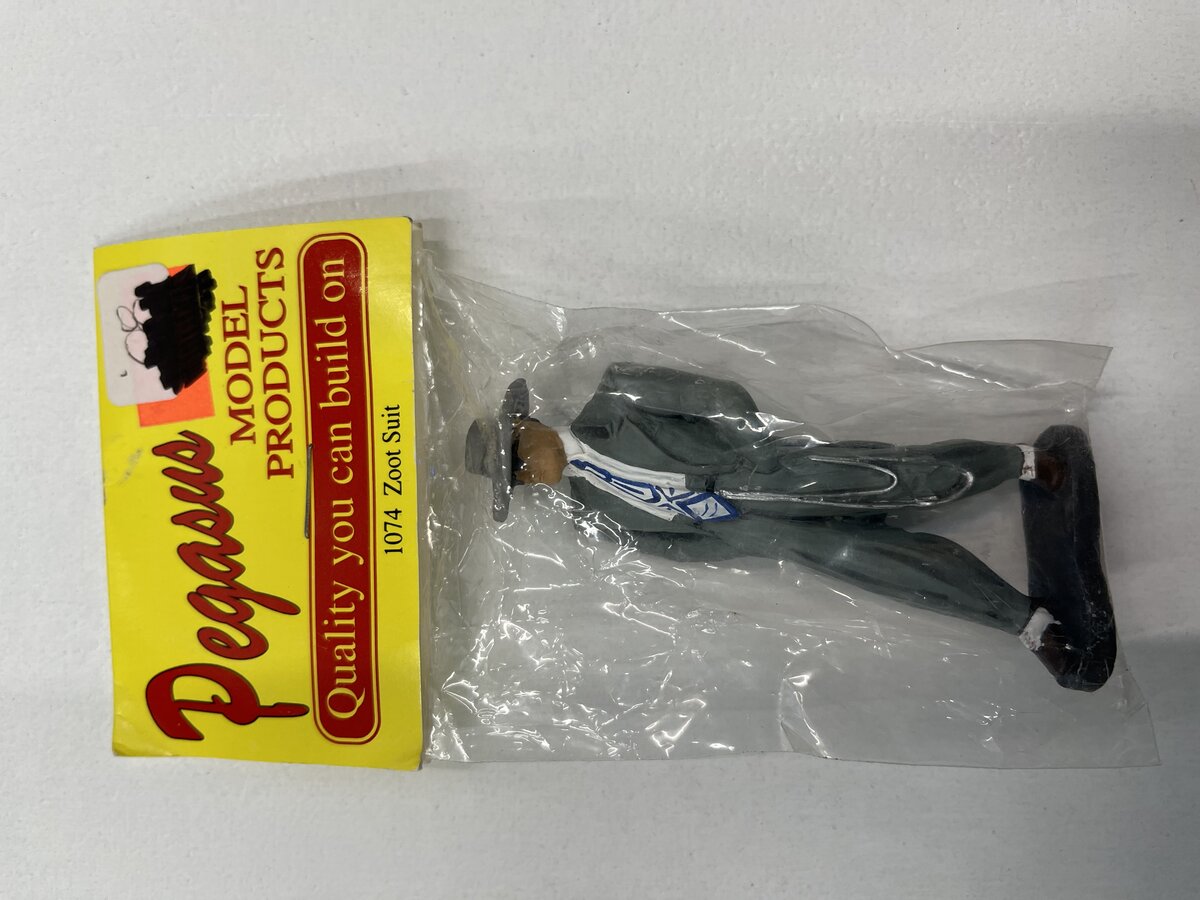 Pegasus Hobby 1074 Zoot Suit Single Figure