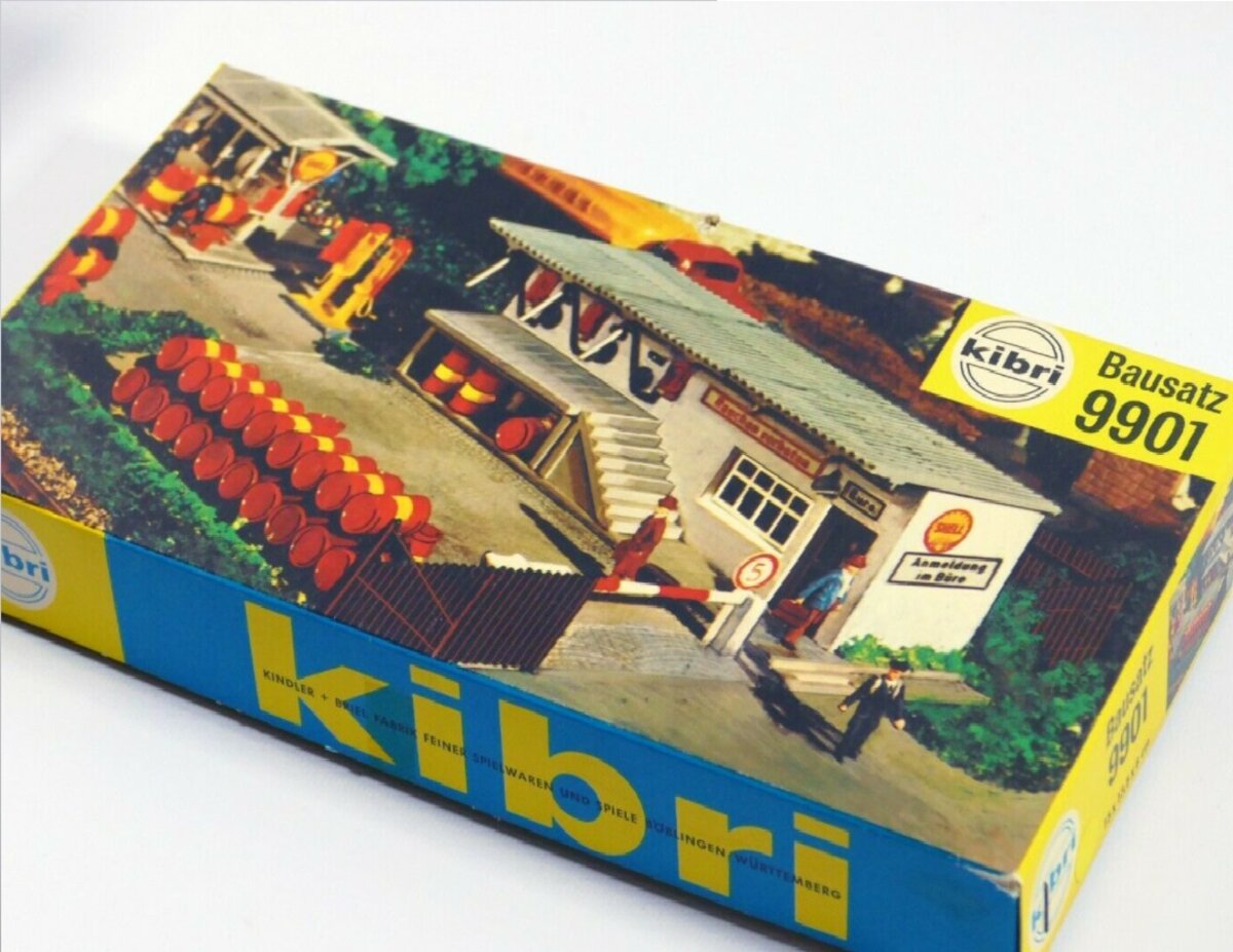 Kibri 9901 HO Fuel Depot W/ Barrels Model Kit