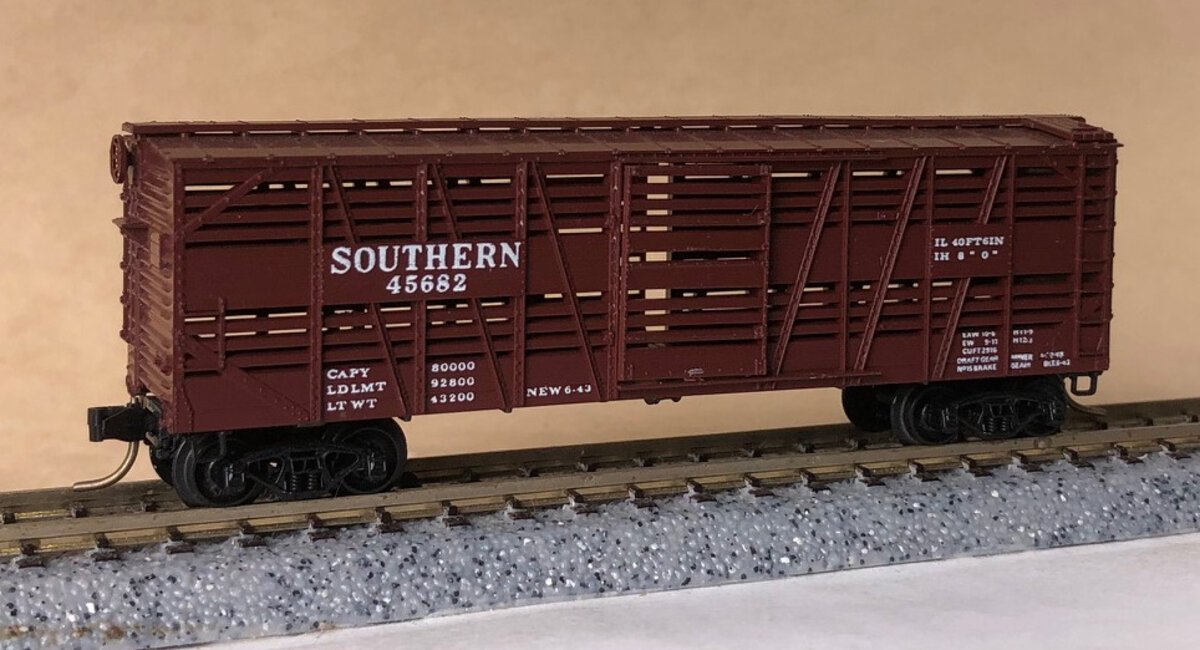 Micro-Trains 03500060 N Southern 40' Despatch Stock Car #45682