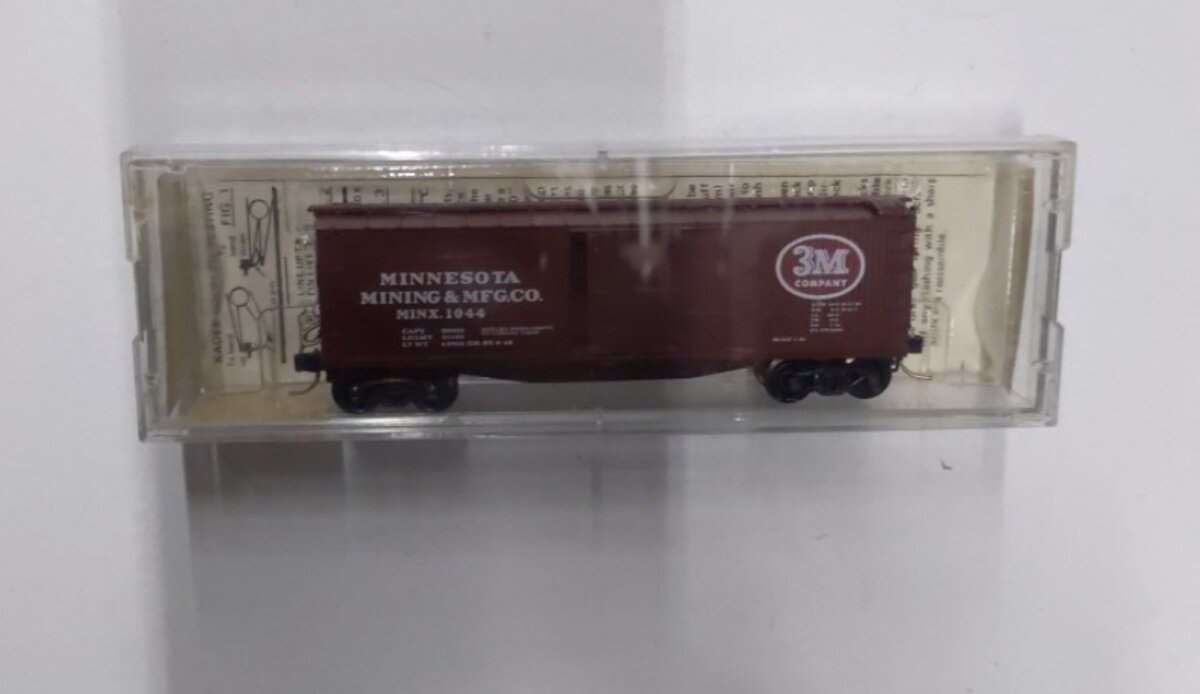 Micro-Trains 04200090 N MINX 40' Single Door Double Sheathed Wood Boxcar #1044
