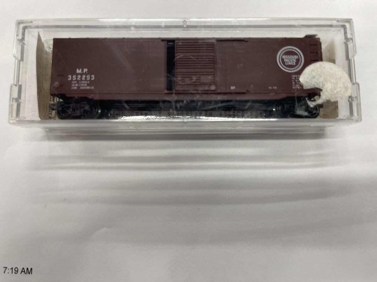 Micro-Trains 03100040 N Missouri Pacific 50' Standard Single Door Boxcar #780126