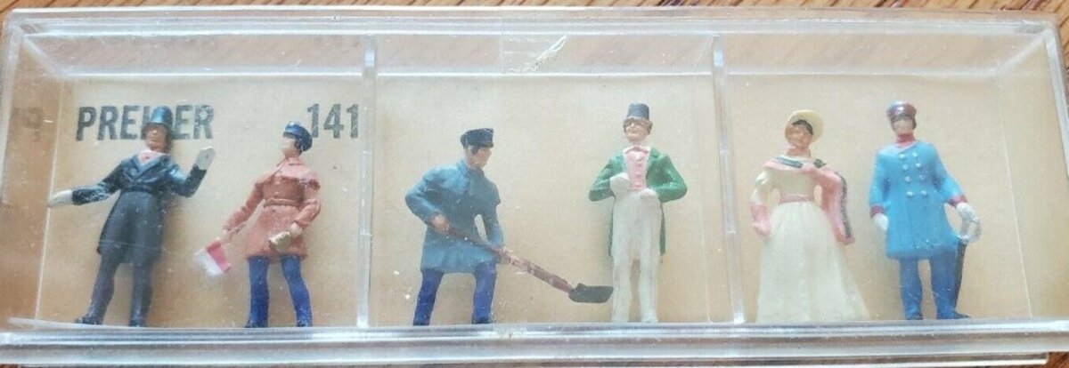 Preiser 141-1 HO Victorian Station Passengers Figures (Set of 6)