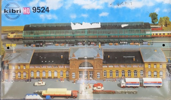 Kibri 9524 HO Railway Station and Platform Kit