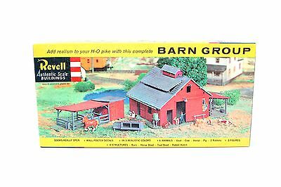 Revell T-9015 HO Barn Group Building Kit