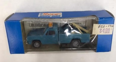 Roco 1712 1:87 Miniature Model Dodge Tow Truck