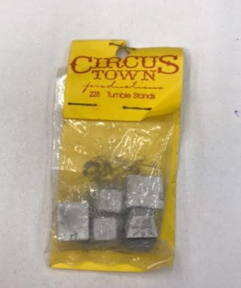 Circus Town 228 HO Tumble Stands Metal Unpainted Figure