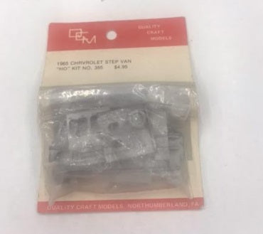 Quality Craft 355 1:87 1965 Chevrolet Step Van Kit