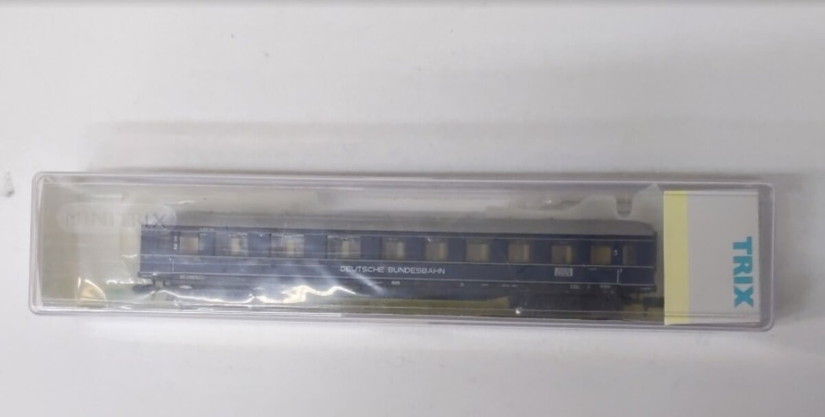 Trix 15739-06 N Scale Deutsche Bundesbahn Passenger Car