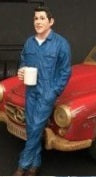 American Diorama AD-77495 1:24 Mechanic - Larry Taking a Break Figure