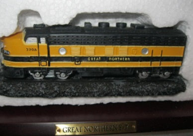 Avon Great Northern F-7 Diesel Locomotive Collection
