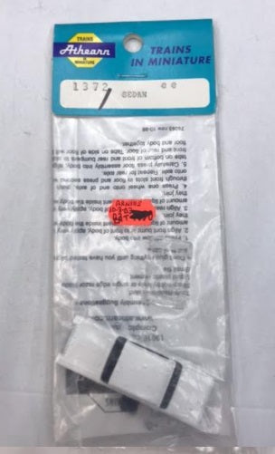 Athearn 1372 HO White Sedan Kit