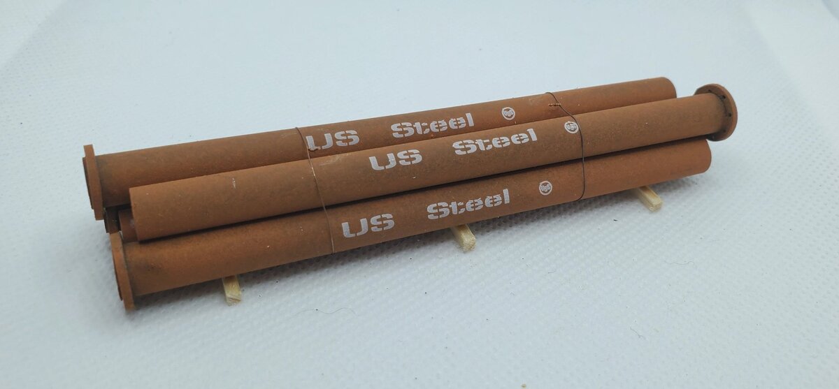 CG Model Trains 11405/A HO 5 Rusty Tubes with Flange "US Steel"