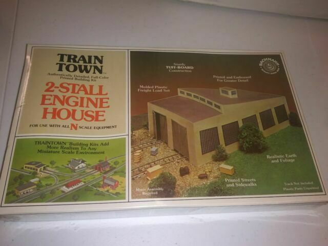 Bachmann 57-1556 N Scale Traintown 2-Stall Engine House Model Kit