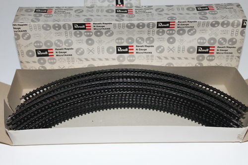 Revell N-4131 N 8" Radius Curved 90° Track (Box of 20)