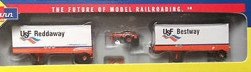 Athearn 10824 N Scale USF Reddaway Bestway Two 28' Wedge Trailer & Dolly
