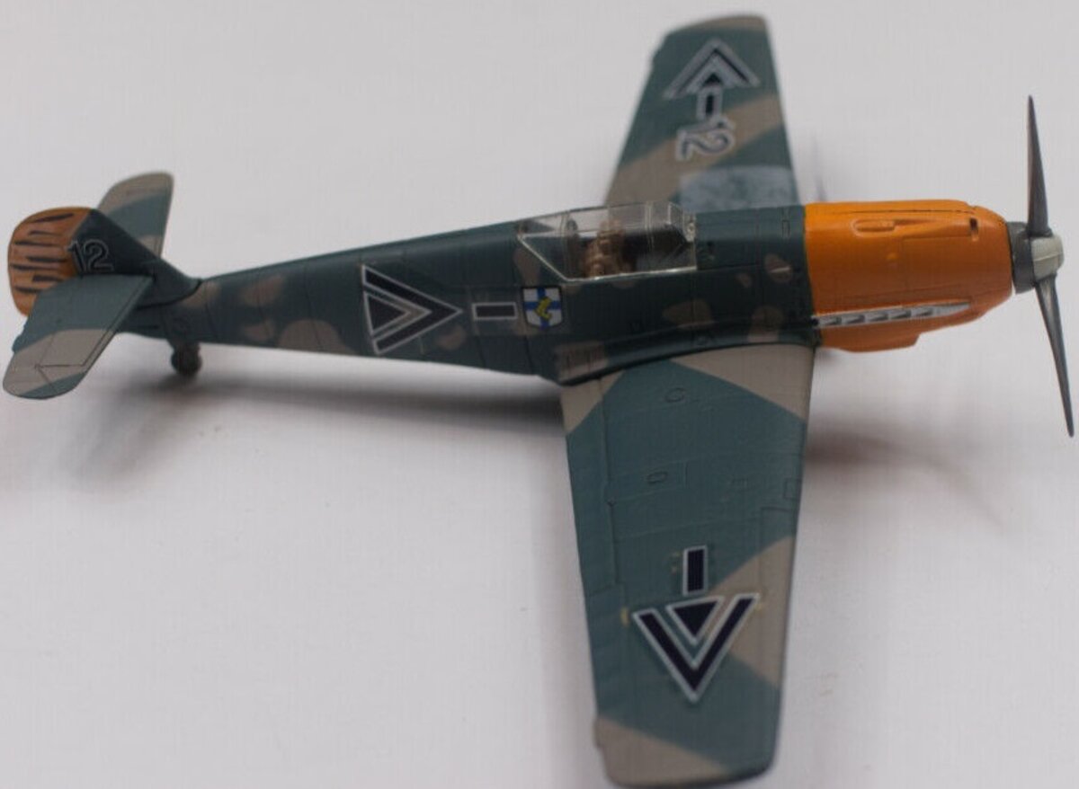Toy Mark BF-109 1:48 Grey/Green Camouflage w/ Pilot