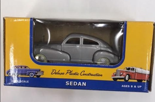 Dimestore 30084 1:43 Silver Sedan Plastic Toys of the 40's and 50's