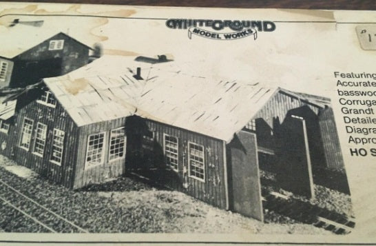 White Ground 8 HO Locomotive and Machine Shop Kit