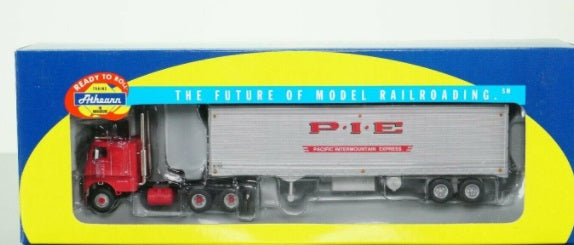 Athearn 91092 1:87 P-I-E Freightliner & 40' Trailer