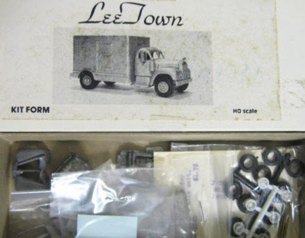 Lee Town 432-3007 HO B-42/60 Mack Van Truck Refridgerated Kit