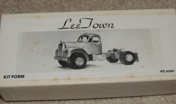 Lee Town 432-3008 HO B-42 Mack Tractor, Single Screw Kit