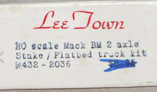 Lee Town 432-2036 HO Mack BM 2 Axle Stake/Flatbed Truck Kit