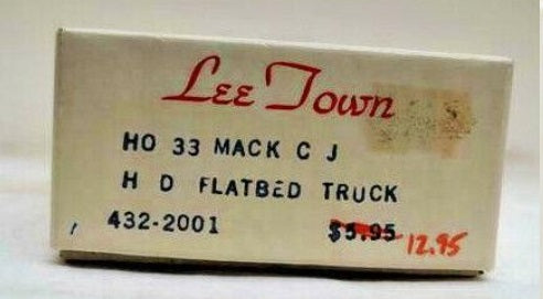 Lee Town 432-2001 HO Mack 33 CJ Heavy Duty Flatbed 10 Wheel Truck Kit