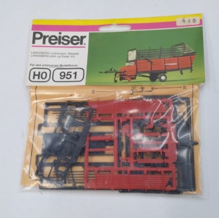 Preiser 951 HO Landsberg Pick Up Trailer Plastic Model Kit