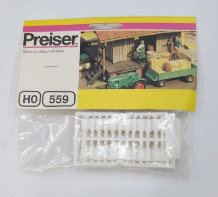 Preiser 559 HO Cargo Sacks Plastic Model Kit (Set of 60)