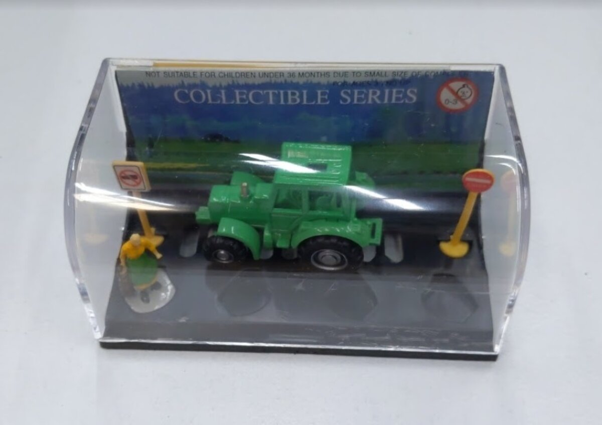 Smart Toys 20537 HO Green Tractor Collectible Series