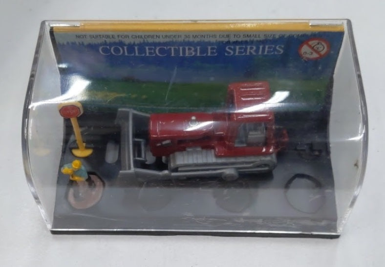 Smart Toys 20537 HO Red Tractor / Plow Collectible Series