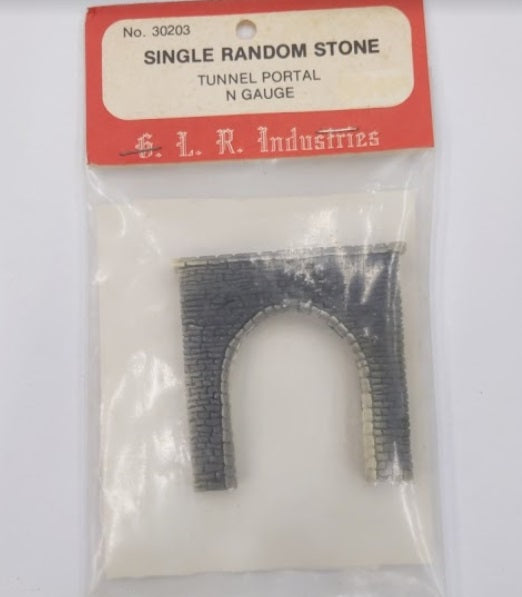 Model Dynamics 30203 N Scale Tunnel Portal Single Random Stone