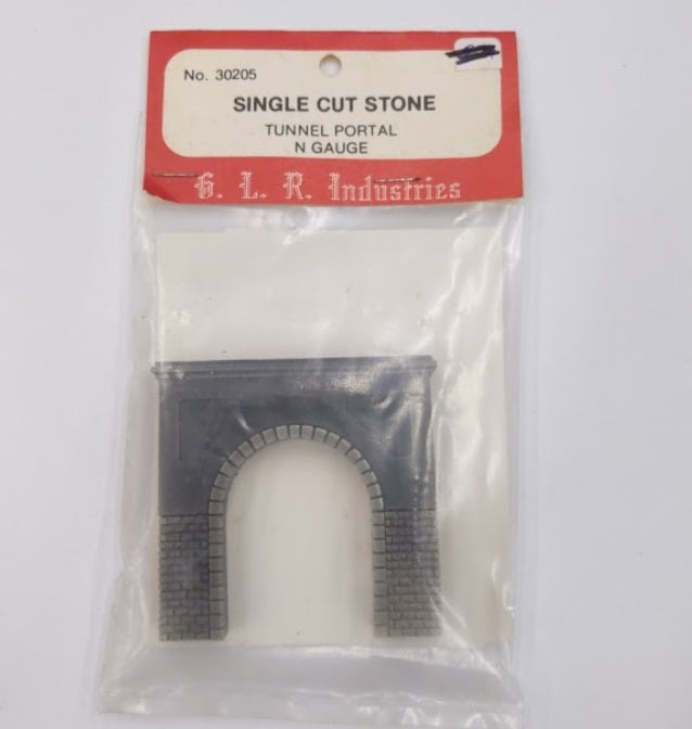 Model Dynamics 30205 N Scale Grey Single Cut Stone Tunnel Portal