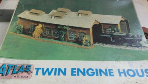 Atlas 774-498 HO Twin Engine House Building Kit