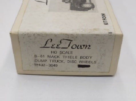 Lee Town 432-3049 HO Scale B-61 Mack Thiele Body Dump Truck, Disc Wheels
