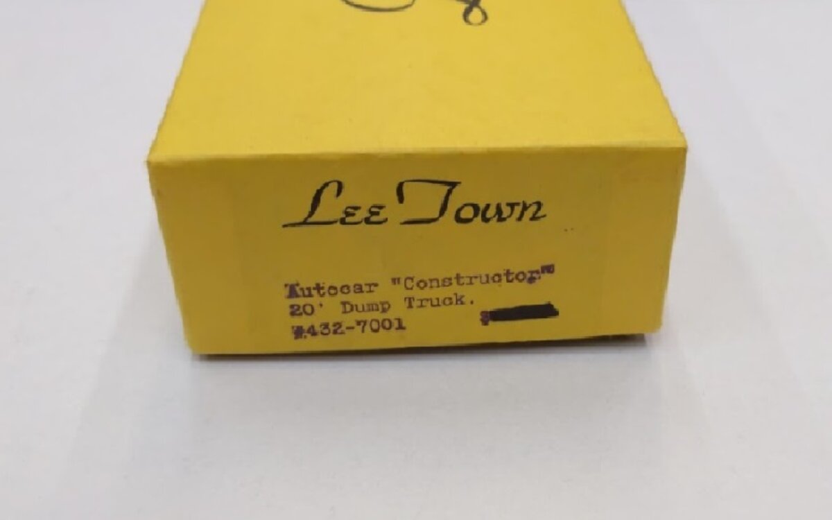 Lee Town 432-7001 HO Scale Autocar "Constructor" 20' Dump Truck